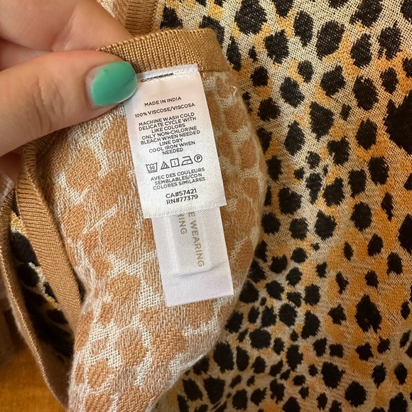 Ann Taylor Animal Print Wrap One Size - Picture 4 of 6